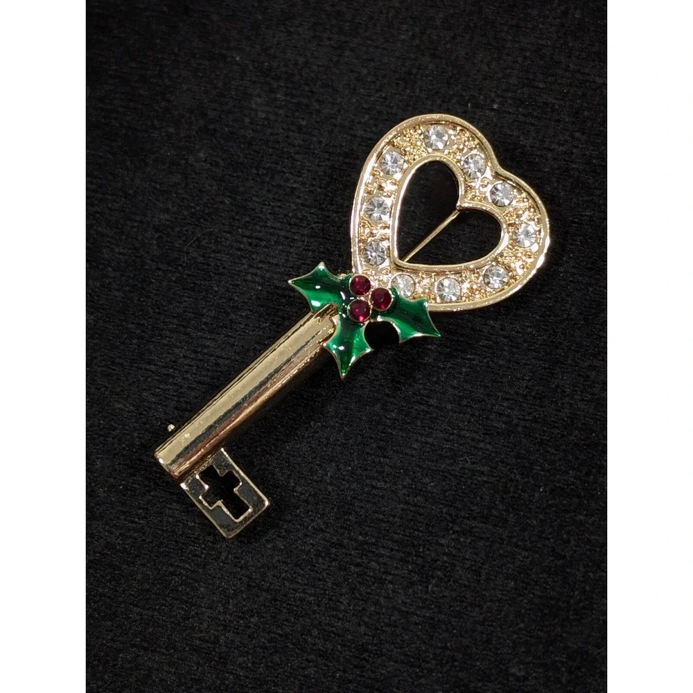 Christmas Heart Key‎ Brooch Pin Rhinestone Holly Red Green